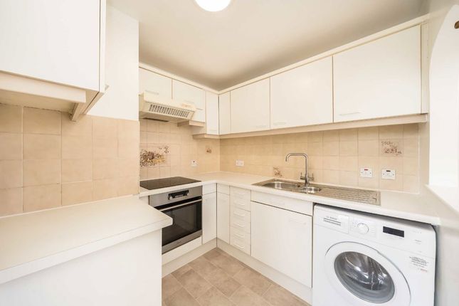 Flat 7, 190, Cedars Road, London photo 4