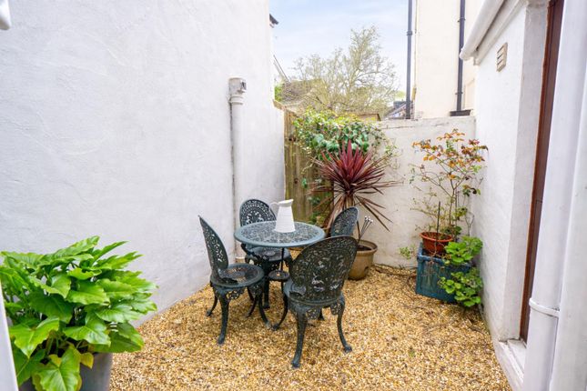 2, Whitefriars Road, Hastings photo 4