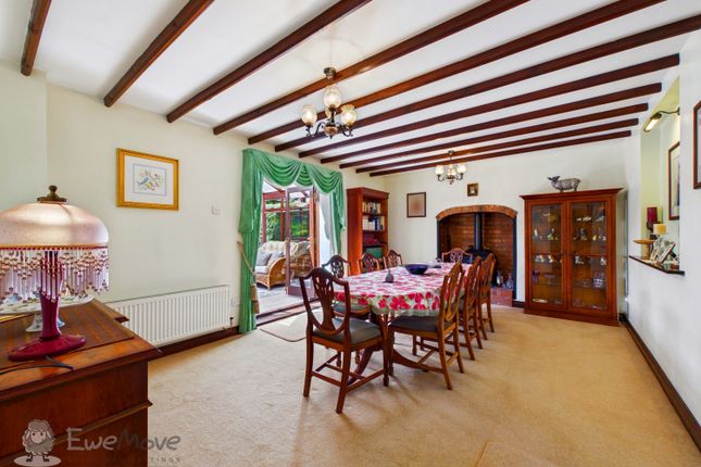 5, THE WOODLANDS, BURTON-ON-TRENT photo 4