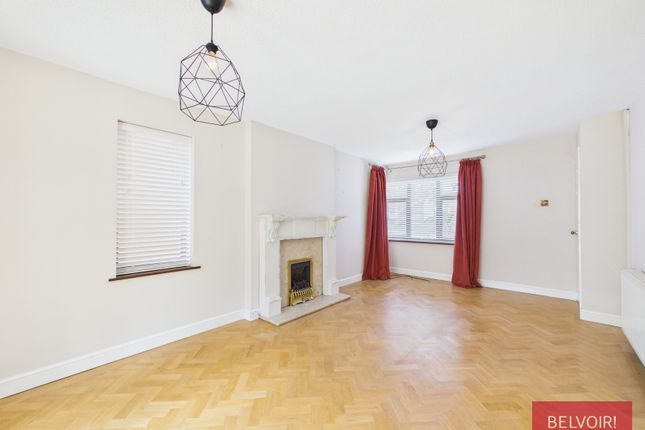 8, Woodside Court, Rhostyllen photo 3