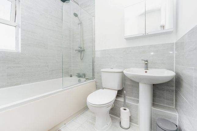 Maisonette for sale in Twinwood Road, Clapham, Bedford