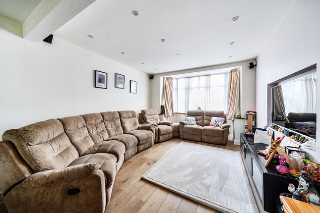 Fairway Avenue, LONDON photo 4