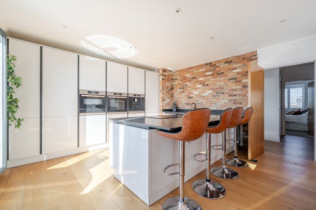 Apartment 20, Warnes,, Steyne Gardens, West Sussex photo 2