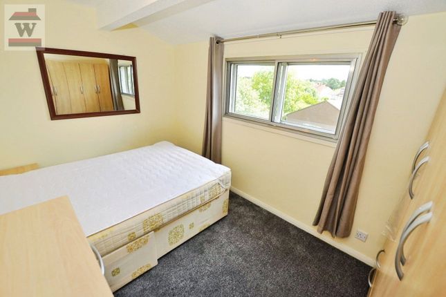 24, Cranston Close, Hounslow photo 5