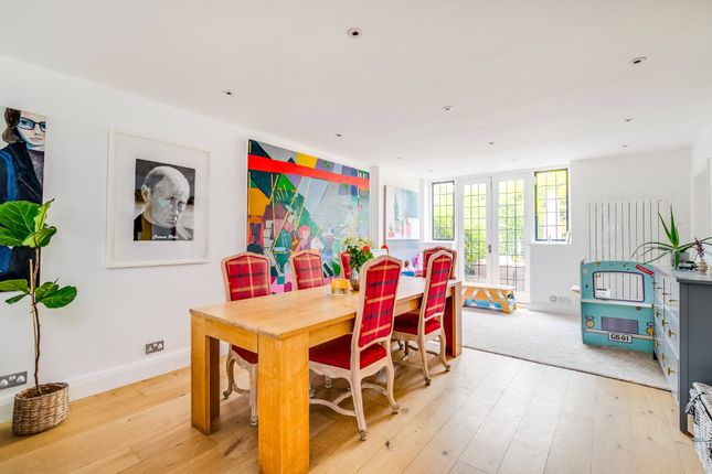 14, Raeburn Close, London photo 4