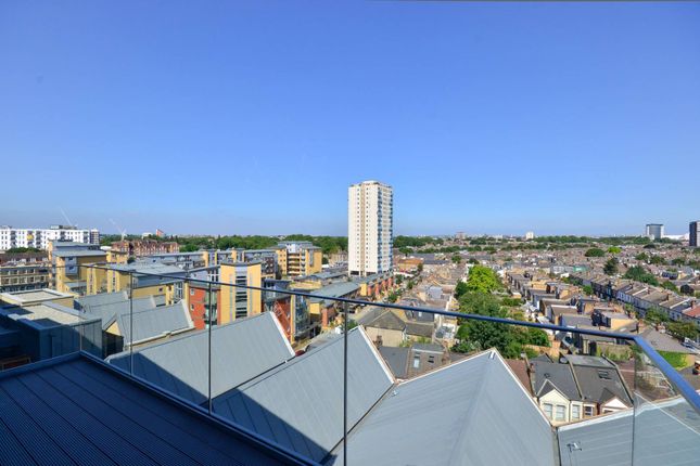 Flat for sale in Ingrebourne Apartments, Fulham, London