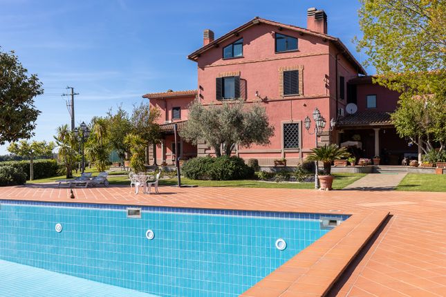 Thumbnail Villa for sale in Rome, Lazio, Italy