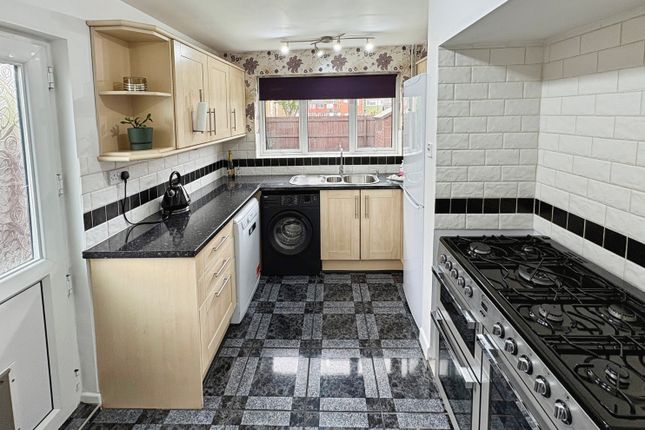 13, Dellfield Avenue, Lincoln photo 3