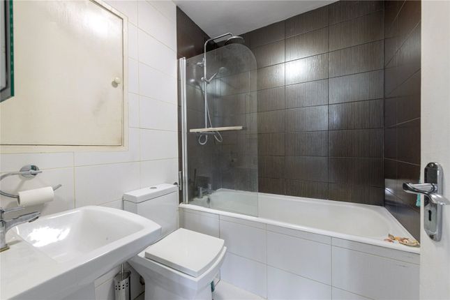 18 Keswick Heights, 28, Keswick Road, London photo 2