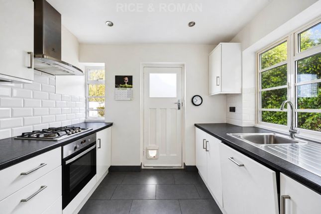 9 Broomfield Court, Broomfield Park, Ascot photo 4