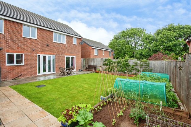 25, Cutlers Walk, Rotherham photo 4