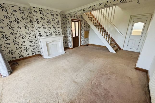 15, Hungerhill Close, Rotherham photo 3