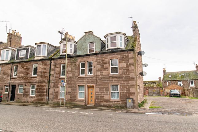 3-bed flat on Hill Street, Montrose, £125,000