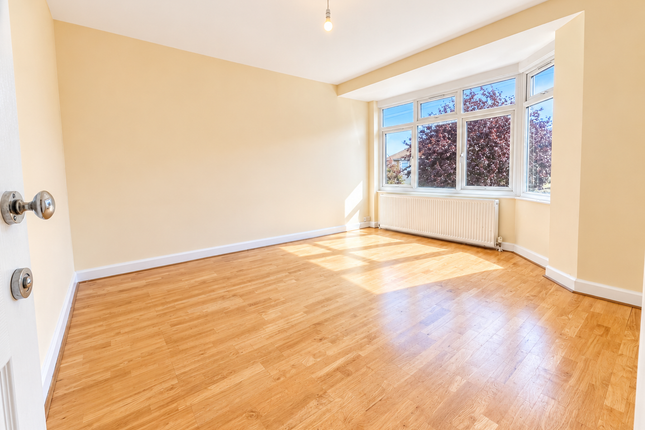 63, Crofts Road, Harrow photo 4
