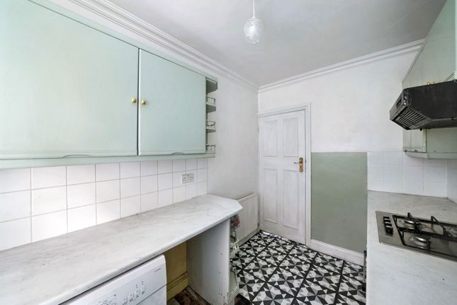 6 Ravensdale Gardens, Hounslow photo 4
