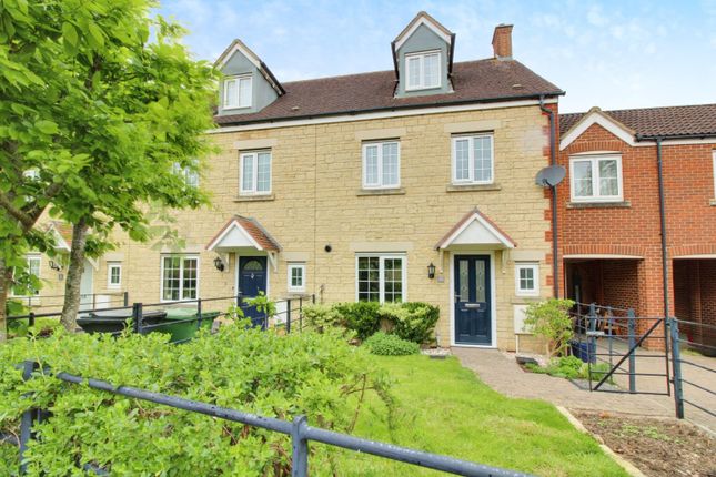 End terrace house for sale in Ariadne Road, Oakhurst, Swindon, Wiltshire