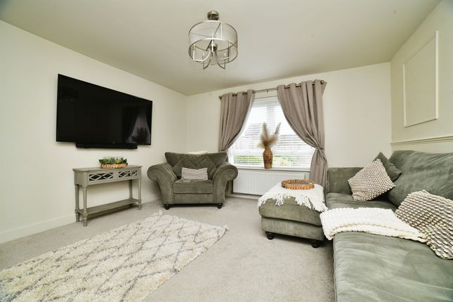 21, Victoria Croft, Beverley photo 3