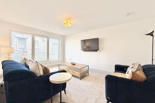 18, Swift Drive, Hamilton photo 4