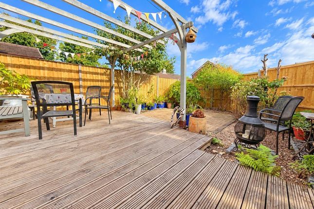 Rosemary Gardens, Whiteley photo 2