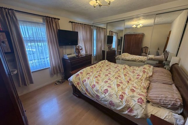 37, Cedar Road, Dartford photo 3