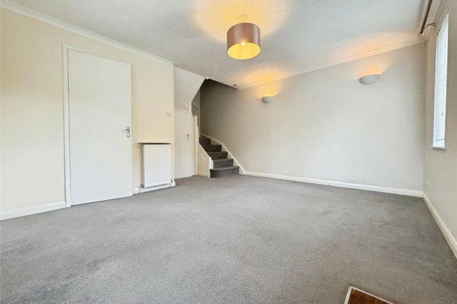 21, Rushmoor Gardens, Reading photo 2