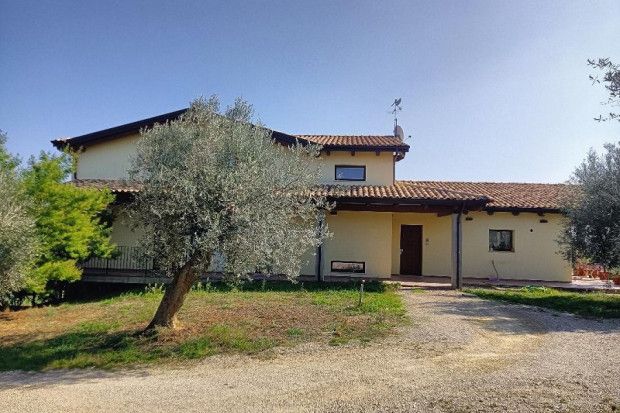 Detached house for sale in Pescara, Citta Sant\'angelo, Abruzzo, Pe65013
