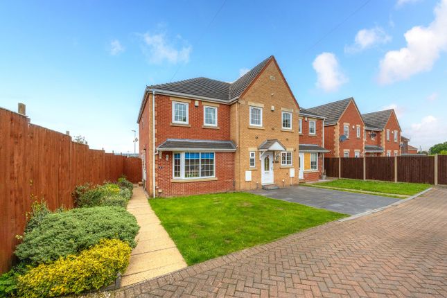 Thumbnail Town house for sale in Sidcop Road, Cudworth, Barnsley