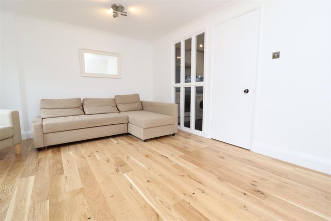 Thumbnail Flat to rent in Bywater Place, London