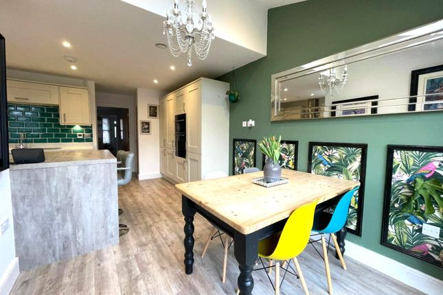 3, Rosewarne Gardens, Camberley photo 3