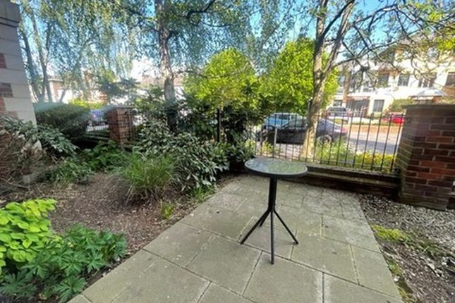 1 Blyton House, Marlow Road, Bourne End photo 2
