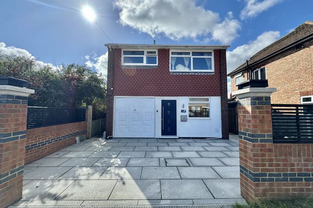 Detached house to rent in Princes Avenue, Ramsgate