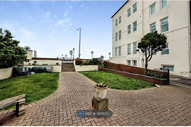 Flat  The Gardens, A South Parade Southsea, Hampshire photo 2