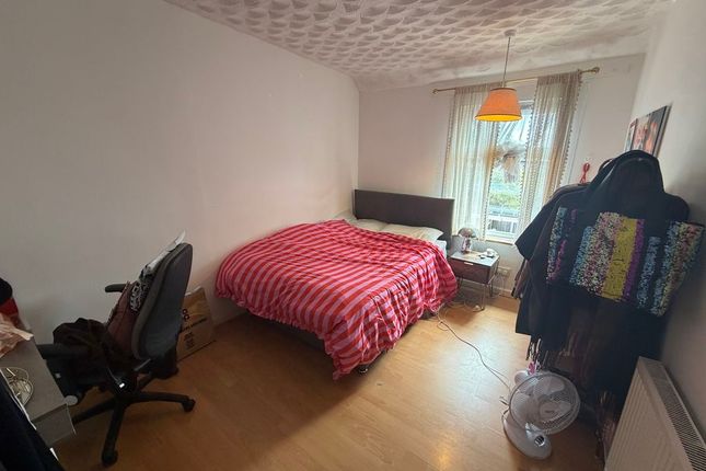 37, Cedar Road, Dartford photo 4