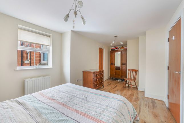 Flat 3, Berwick Lodge, Reigate photo 3