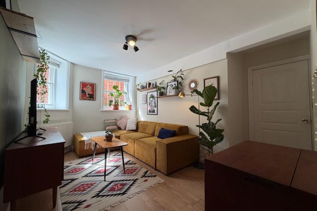 Flat B 9, Earls Avenue, Kent photo 4