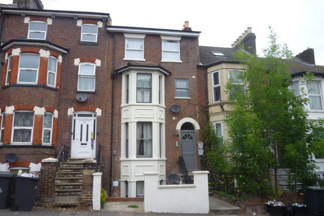 Flat D, 34, Rothesay Road, Luton photo 5