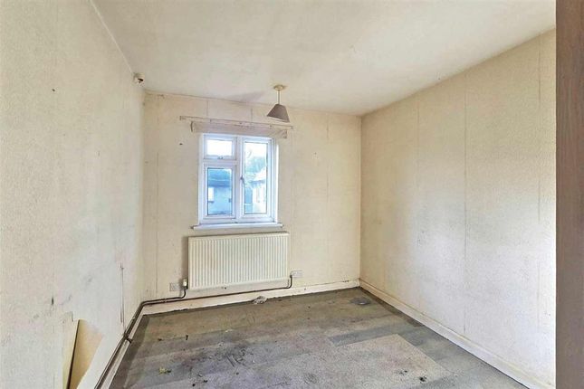 7, Russell Close, DARTFORD photo 4