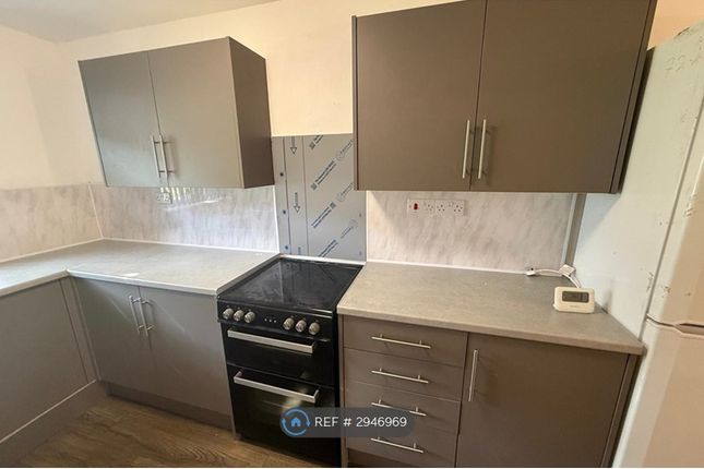 Burford, Brookside, Telford photo 3