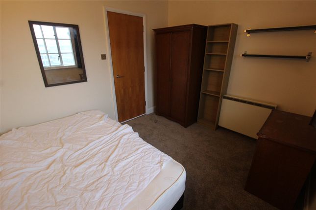 Room 2, 46 South Block,, 1A Belevedere Road, London photo 3