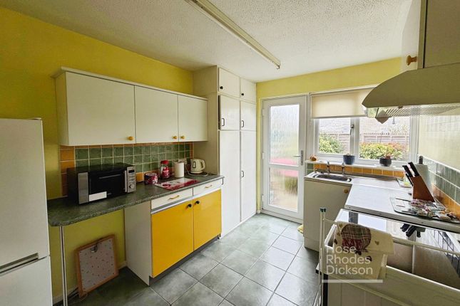 32, Grasmere Avenue, Isle of Wight photo 3