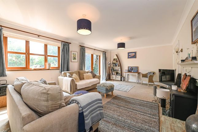 21, Culimore Close, Nr Chichester photo 4