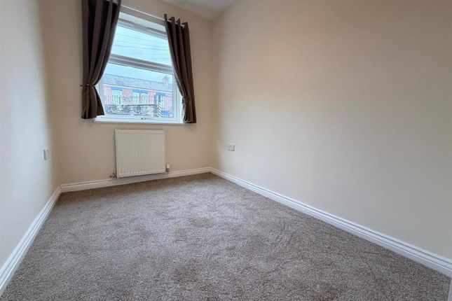 Flat 6, Lennox House, 40 Henrietta Street, Ashton-Under-Lyne photo 5