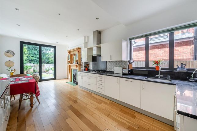 37, Cedar Road, London photo 3