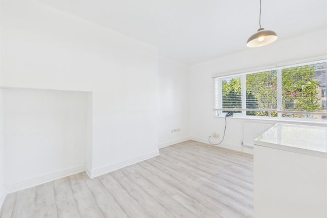 Flat 4 73, Brighton Road, Coulsdon photo 4