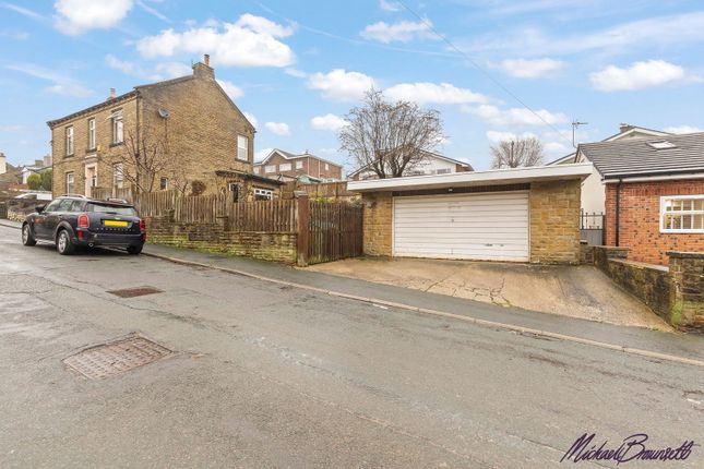 15, Brow Lane, Halifax photo 3