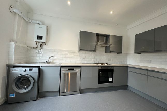 Flat to rent in Station Way, Sutton