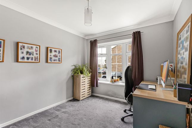 3, Shepherds Court, Bengeo photo 4