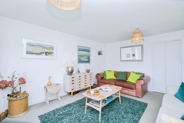 73, Crompton Way, Ogmore-By-Sea photo 3