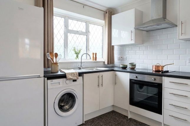 Maisonette, 78, Woodham Road, Horsell photo 4