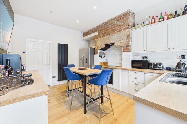 10, Colville Terrace, Wakefield photo 2